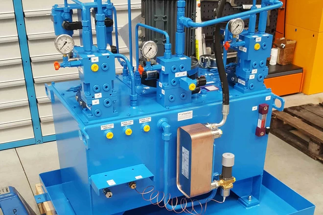 Pic #0 - Centrale oleodinamica per azionamento chiusura rulli calandra