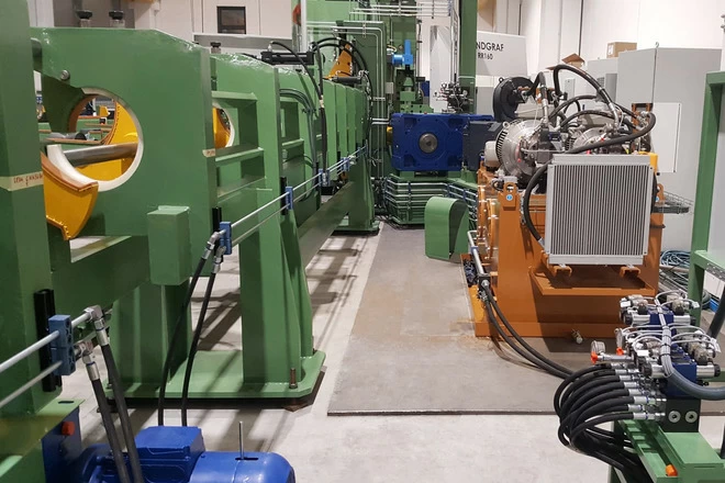 Pic #0 - Centrale oleodinamica per linea raddrizzatrice
